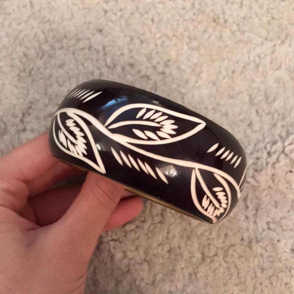 Metallic cuff bracelet